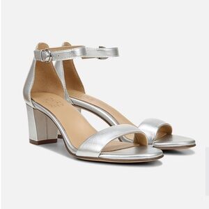 Naturalizer Vera sandal size 6M